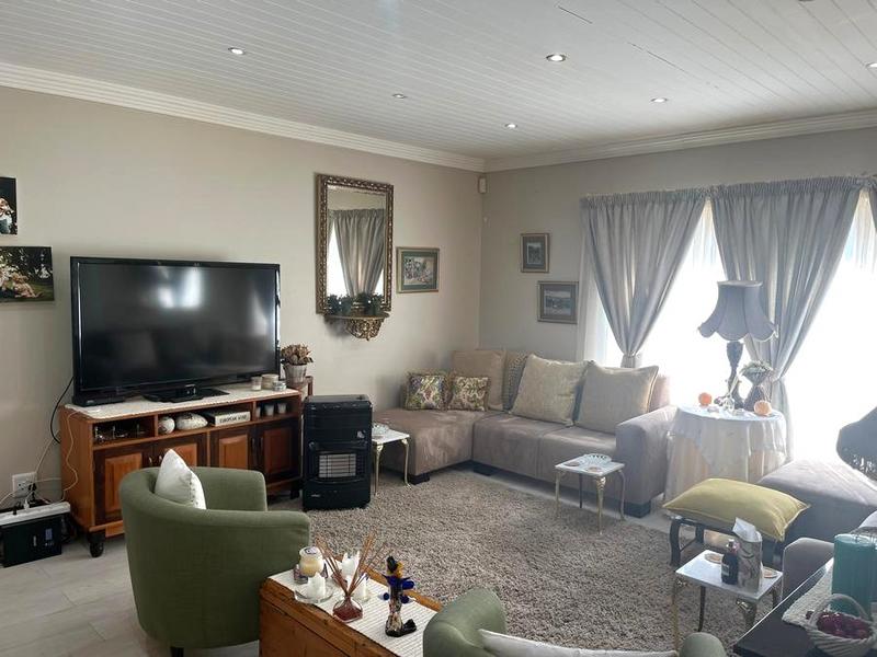 4 Bedroom Property for Sale in Hartenbos Central Western Cape